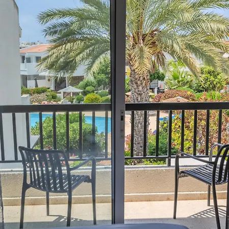 Taheli's Modern Townhouse With A Pool * פאפוס