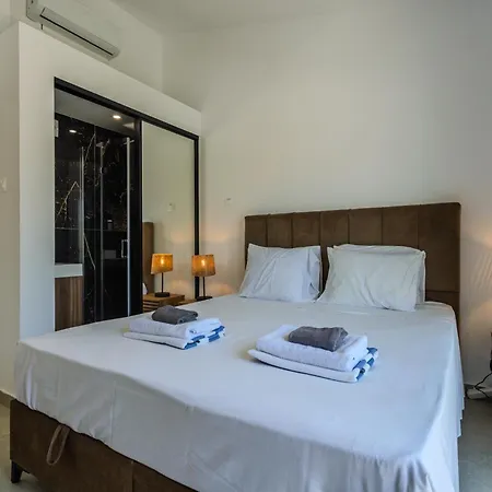 Taheli's Modern Townhouse With A Pool דירה פאפוס