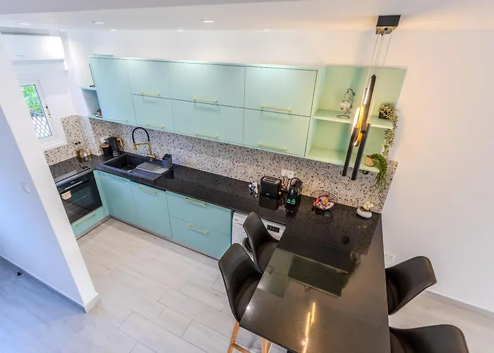 Taheli's Modern Townhouse With A Pool *