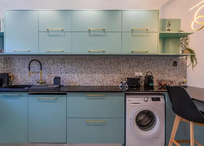 Taheli's Modern Townhouse With A Pool アパート パ フォス