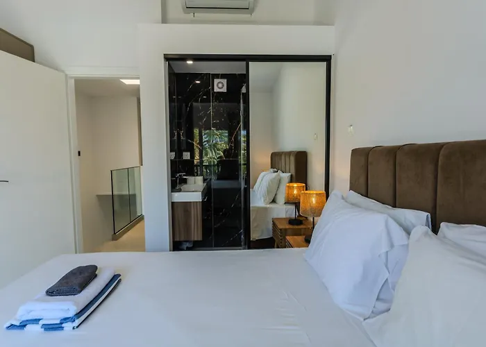 アパート Taheli's Modern Townhouse With A Pool *