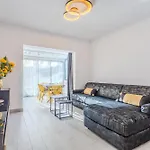 Taheli's Modern Townhouse With A Pool * بافوس