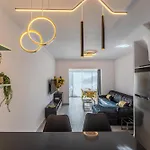 شقة Taheli's Modern Townhouse With A Pool *