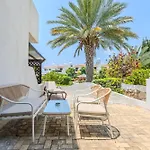 شقة Taheli's Modern Townhouse With A Pool *