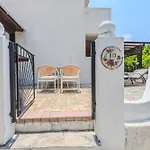 Taheli's Modern Townhouse With A Pool *
