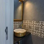 Taheli's Modern Townhouse With A Pool * بافوس