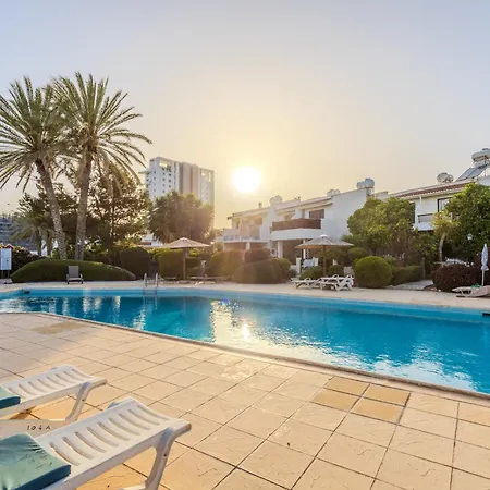 Taheli's Modern Townhouse With A Pool Апартаменты