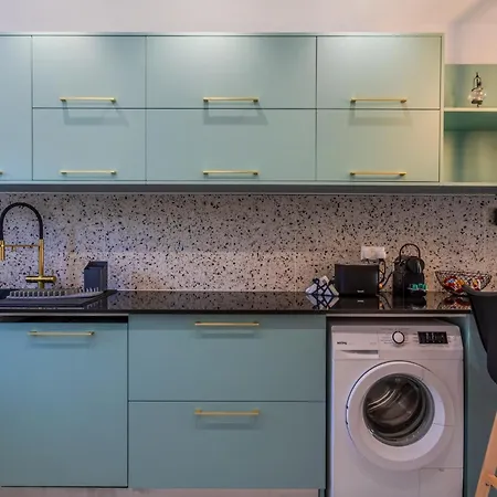 Taheli's Modern Townhouse With A Pool Apartamento Paphos