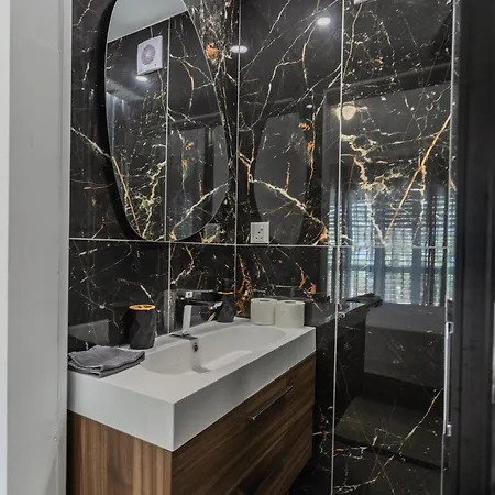 Апартаменты Taheli's Modern Townhouse With A Pool *