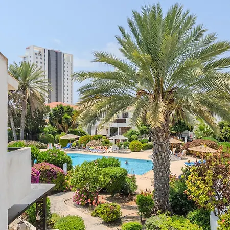 Taheli's Modern Townhouse With A Pool *