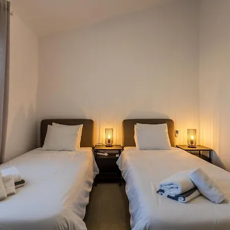 Taheli's Modern Townhouse With A Pool Pafos