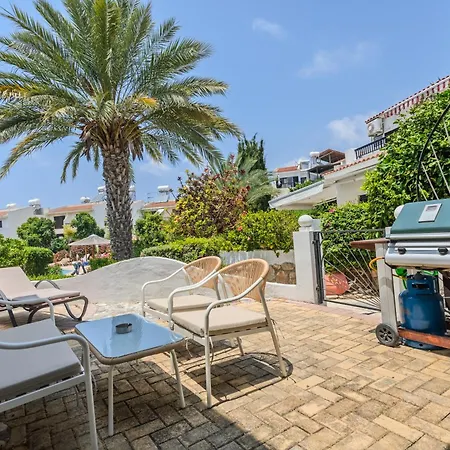 Apartament Taheli's Modern Townhouse With A Pool Pafos